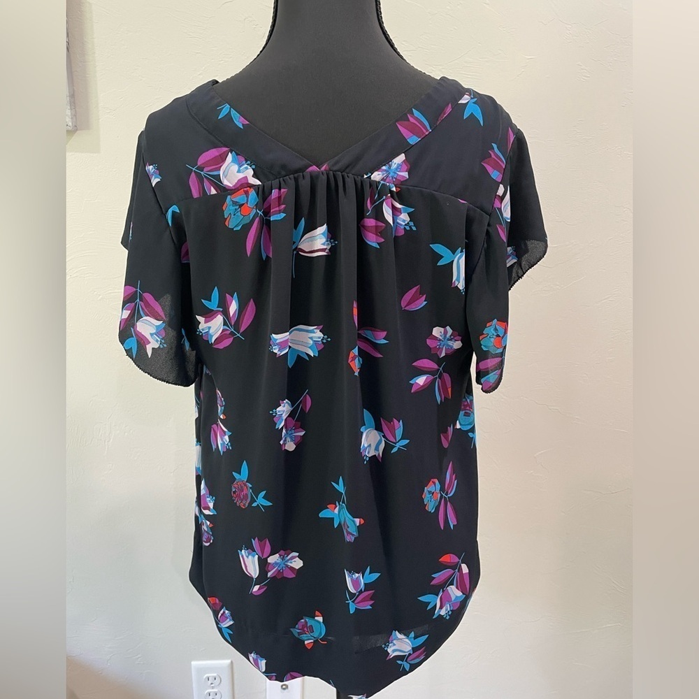 Philosophy by Republic Navy Floral Top Small - Picture 4 of 5